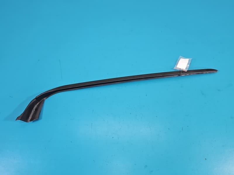 Listwa szyby czołowej prawa przedniej Hyundai Elantra VII 20- 86140-AA000