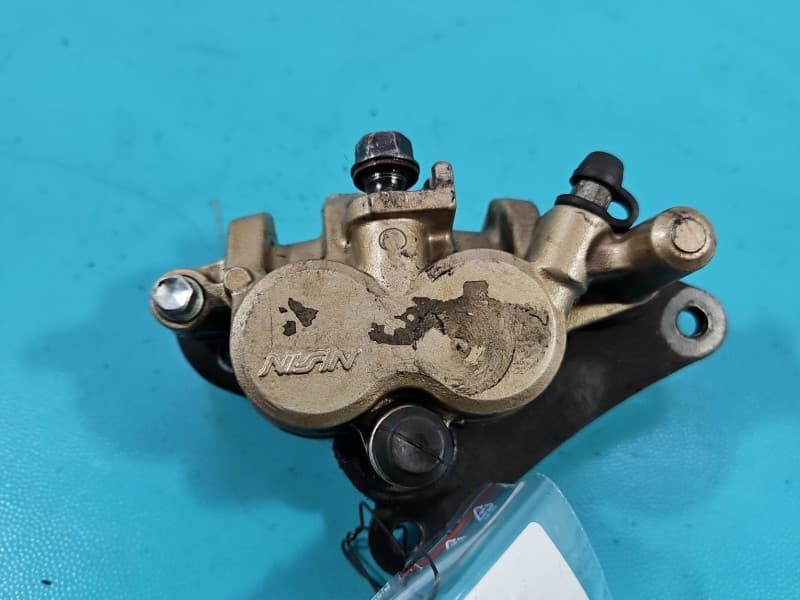 Zacisk przód prawy HONDA CBR 125R 0,1b