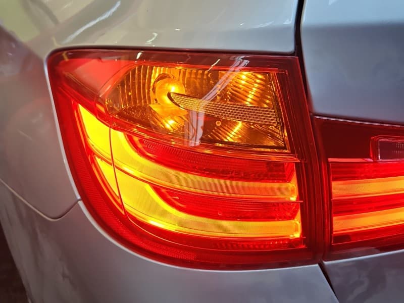 Lampa tył lewa błotnika bmw F30 kombi EUROPA