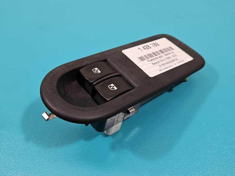 Przełącznik szyb Renault Clio III kpl z przełącznikiem lusterek EU 8200356519