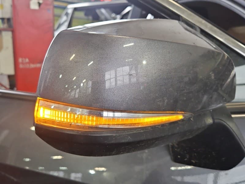 Lusterko prawe Toyota Rav4 V 9pin, 9 przewodów / składane elektrycznie europa