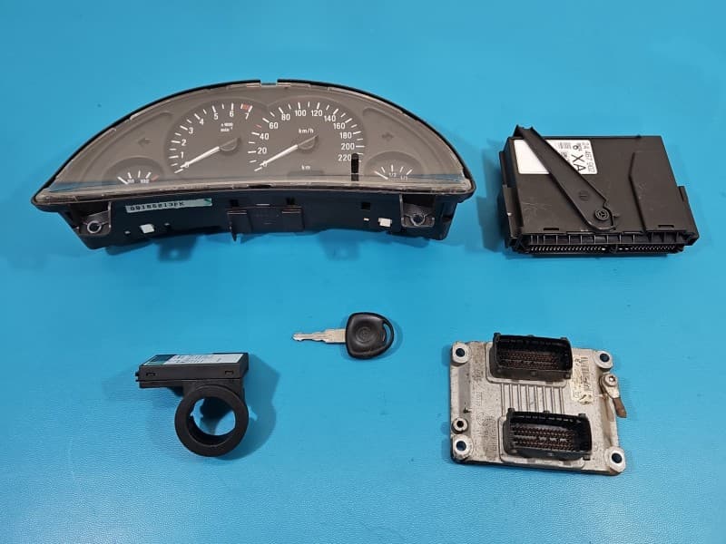 Komputer Sterownik silnika Opel Corsa C 1,0 12V 0261207421