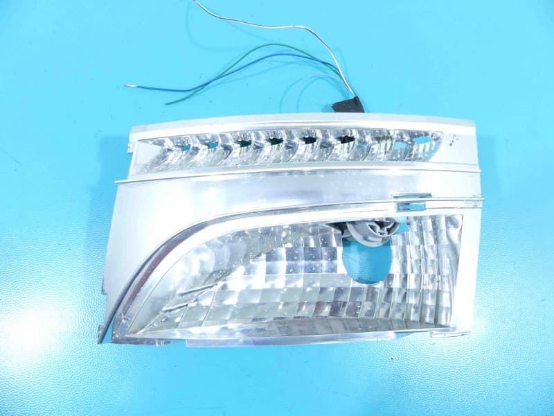 Lampa tył prawa błotnika Toyota Avensis III T27 sedan EUROPA