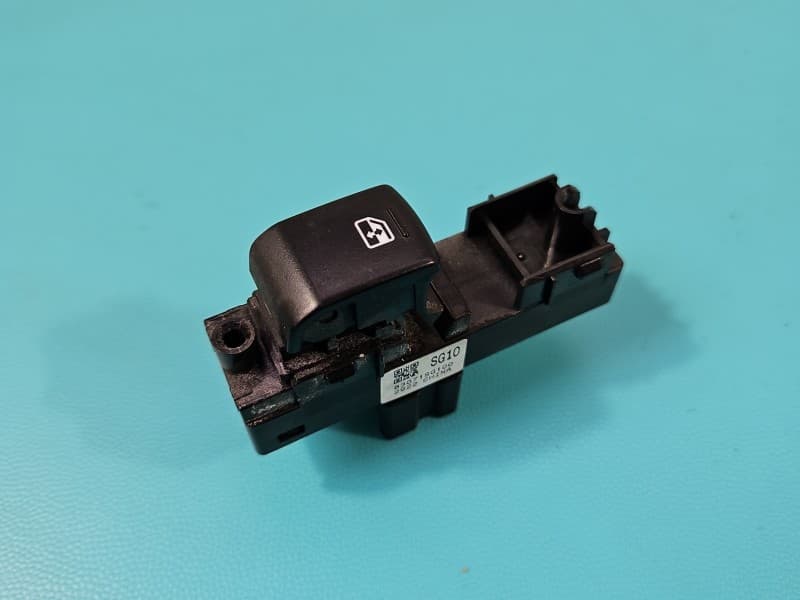 Przełącznik szyb Subaru Forester IV SJ 12-18 tył lewy EU 83071SG100