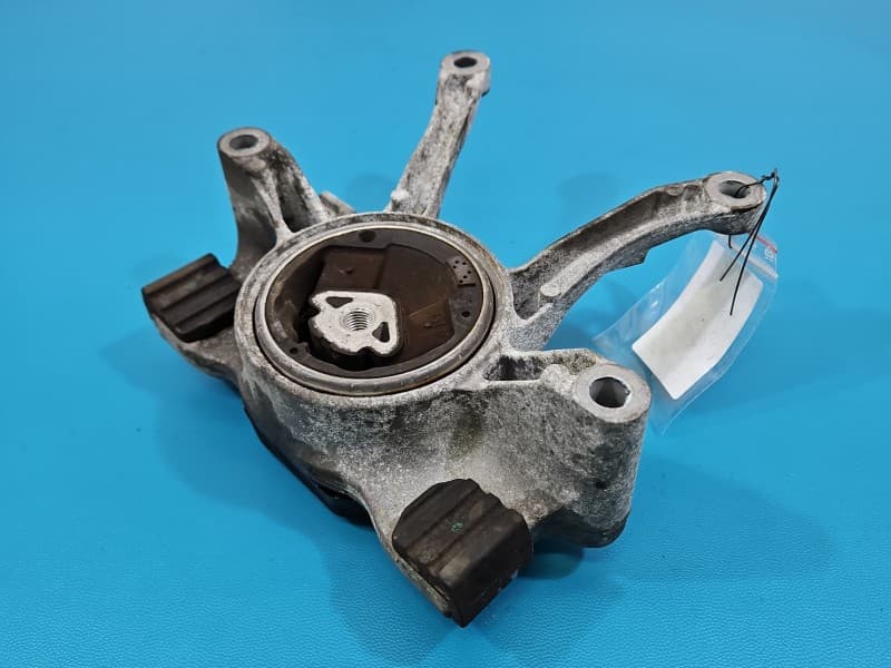 Łapa skrzyni biegów BMW G20 2,0 T 8742697