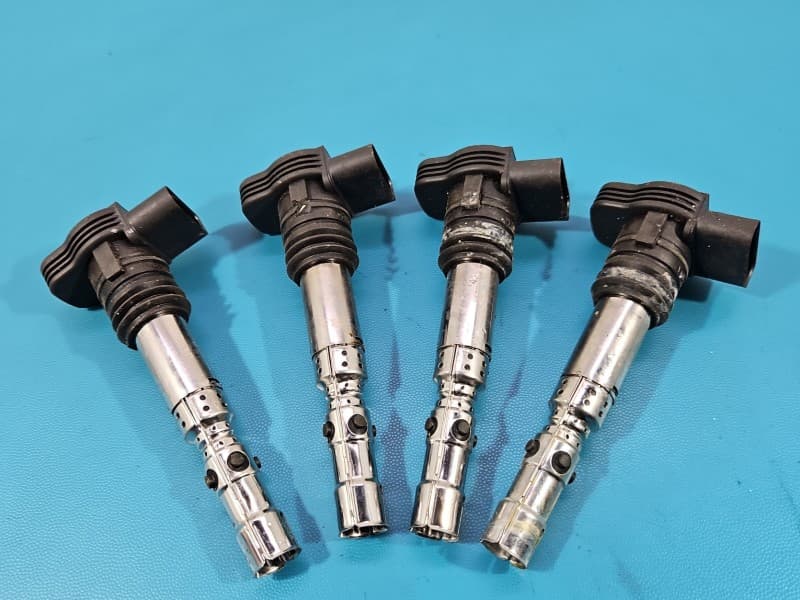 Cewka zapłonowa Audi A4 B6 1,8 T 3X CEWKA 06A905115D + 1X NGK 06A905115D