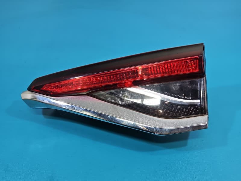 Lampa tył prawa klapy Toyota Corolla E21 19- sedan EUROPA 81580-02C30-00