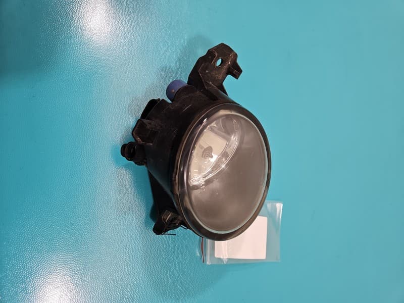 Halogen prawy Renault Clio III 89201782 8200002470