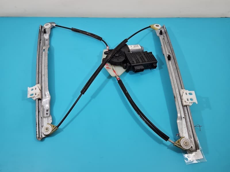 Podnośnik przód prawy SZYBY WINDA 9682495780 Citroen C4 picasso I 06-13 2x wtyczka 20pin ,6pin 5d HB
