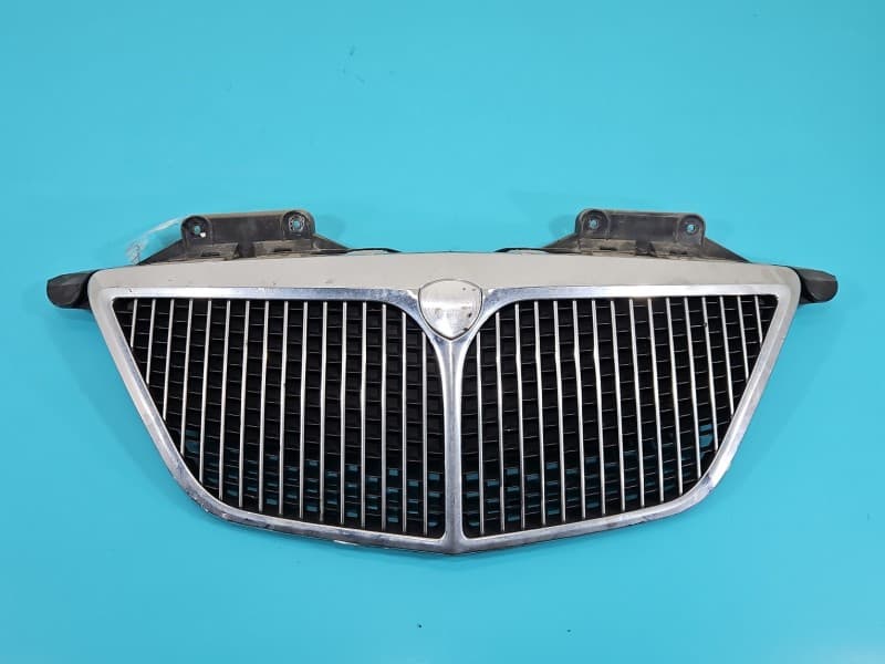 Atrapa grill Lancia Phedra 02-10 1489546077