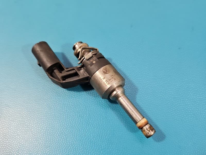 Wtryskiwacz 03C906036E Vw Golf V 1,4 TSI 140KM