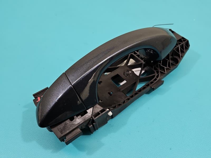 Klamka tył lewa zewnętrzna Seat Arona 5N0839885H stalowy LS7H