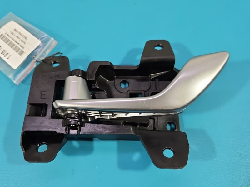Klamka wewnętrzna tył lewa Hyundai Tucson IV 20- 83613-N7000