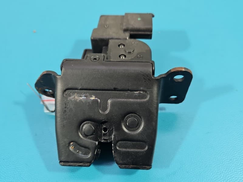 Zamek klapy tył Kia Ceed II 12-18 HB 4 PIN 81230-A6000