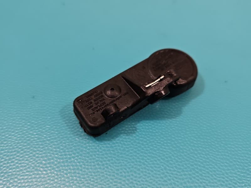 Czujnik ciśnienia opon Ford Escape III 12- 37B0825B DE8T-1A150-AA TPMS