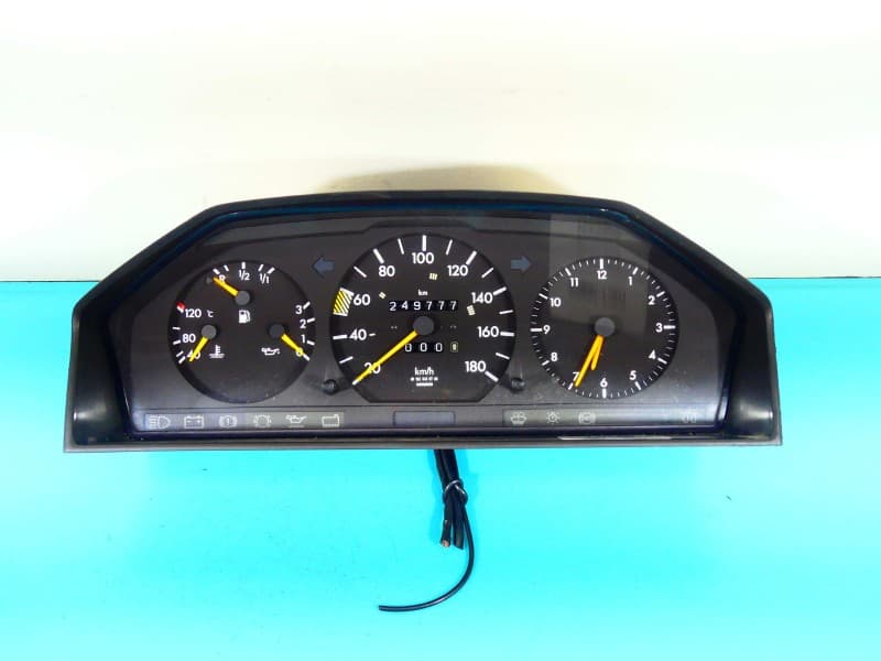 Licznik Mercedes 124 2,0d 6160493002 5220026700 1205401048 EUROPA