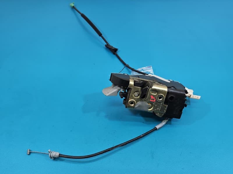Zamek przód lewy Citroen C4 I EUROPA 6pin 9681331680
