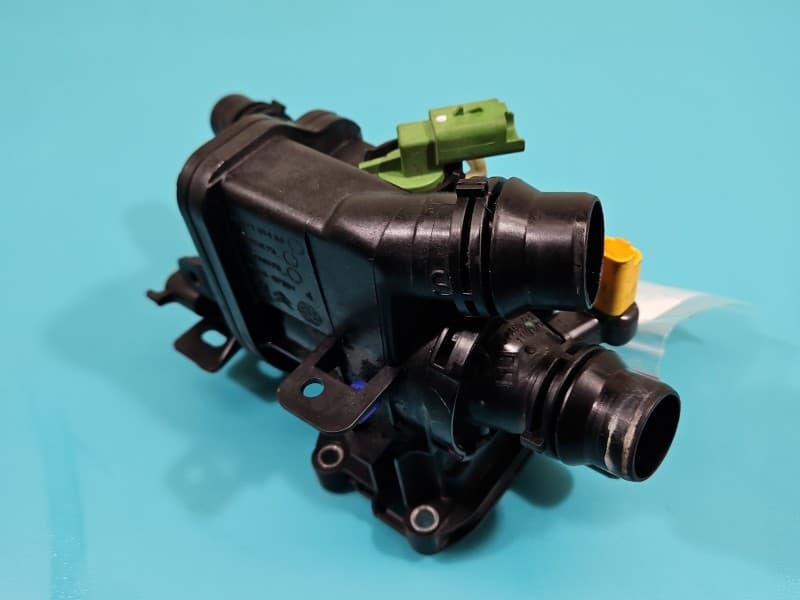Obudowa Opel Mokka B 20- 1,2 T 9812131480 termostat