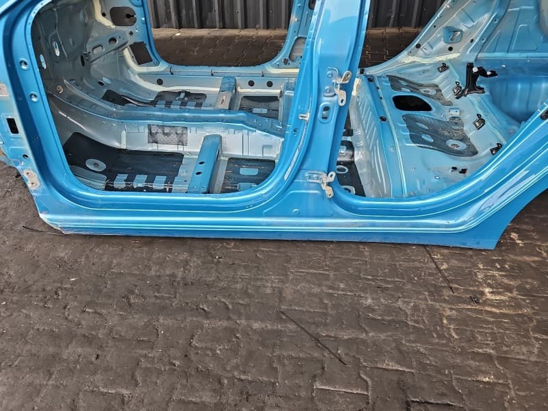Próg lewy SŁUPEK ŚRODKOWY B Hyundai i20 III 20- HB 5d U3h