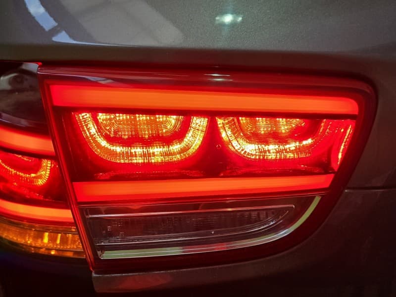 Lampa tył lewa klapy Kia Sorento III 14-20 HB EUROPA 92403-C5100