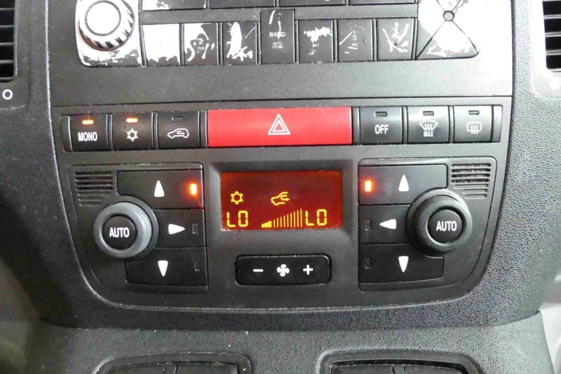 Konsola panel nawiewu Fiat Idea 735423643