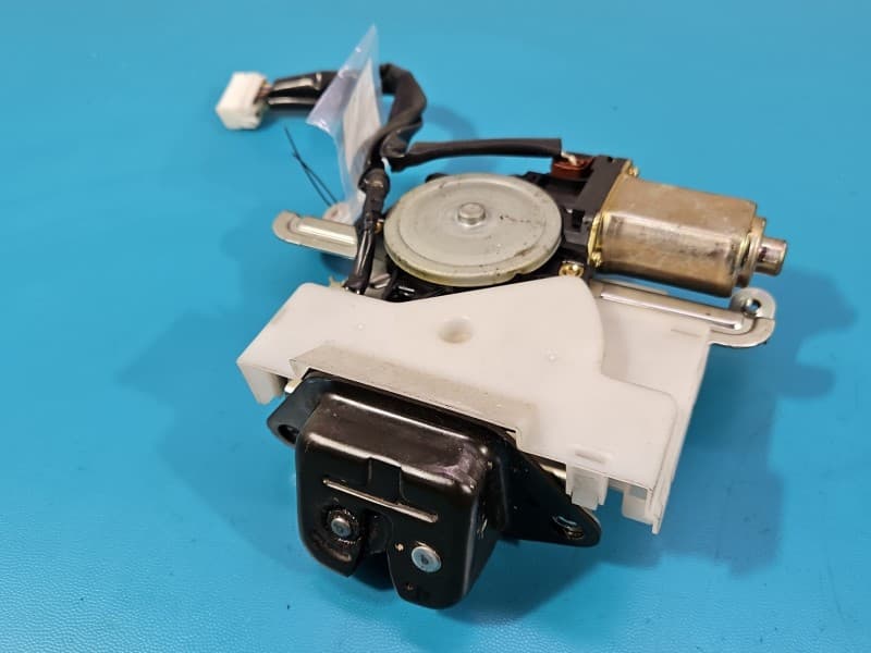Zamek klapy tył Honda Accord VII 02-08 kombi Honda OE 2178408 74800-SED-9010-57