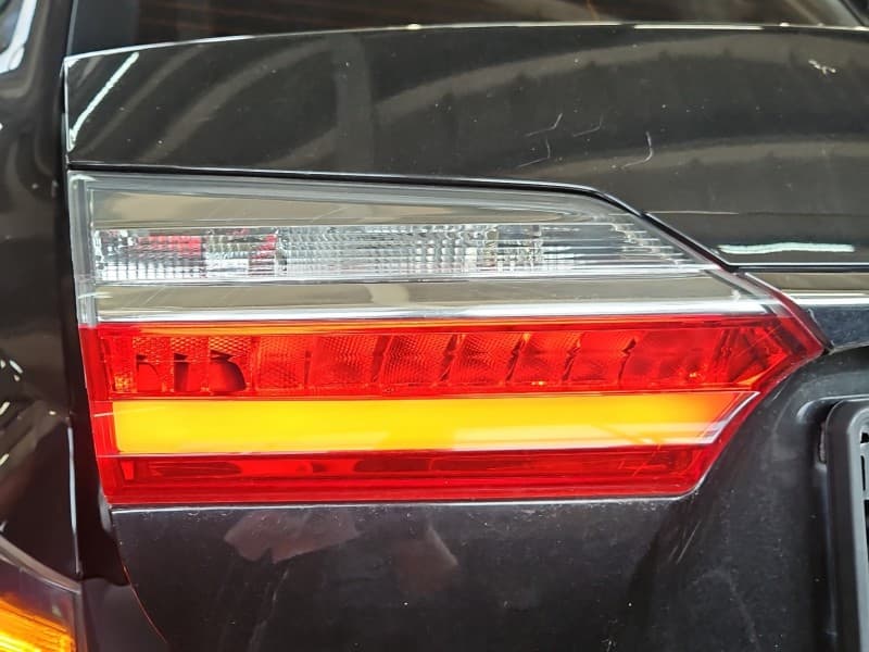 Lampa tył lewa klapy Toyota Corolla E16 E18 13- sedan EUROPA 81590-02A20