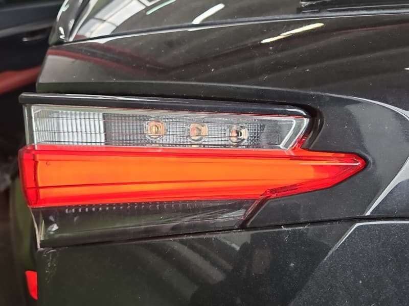 Lampa tył lewa błotnika LEXUS NX I 14-21 HB EUROPA