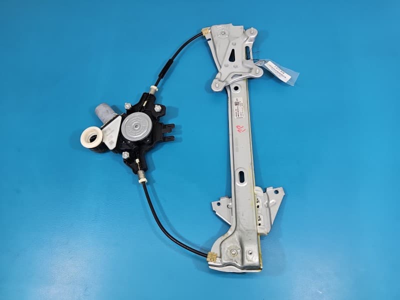 Podnośnik przód prawy SZYBY WINDA 553420-104 Toyota Corolla E21 19- 7PIN 4d sedan