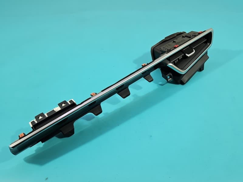 Kratka nawiewu Toyota Corolla E21 19- 55662-02650 EUROPA