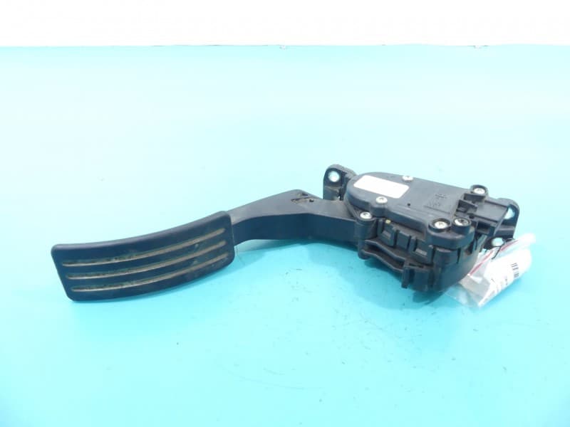 Pedał gazu potencjometr Dacia Logan I 05-14 1,5 dci 8200386506D