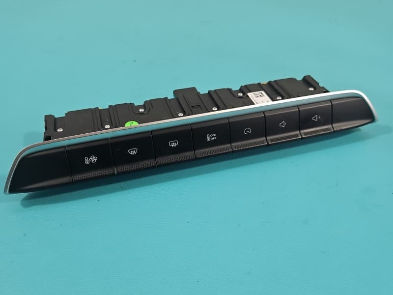 Przełącznik podgrzewania szyb MG MG3 24- 11496132
