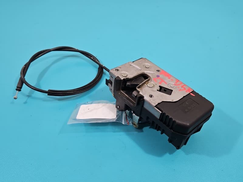 Zamek tył lewy Renault Trafic III drzwi skrzydłowych 3pin 905034098R