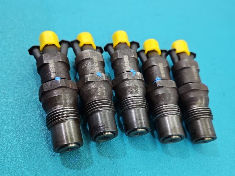 TESTOWANY Komplet wtryskiwaczy Vw Transporter T4 2,4d KCA30S44 068130202
