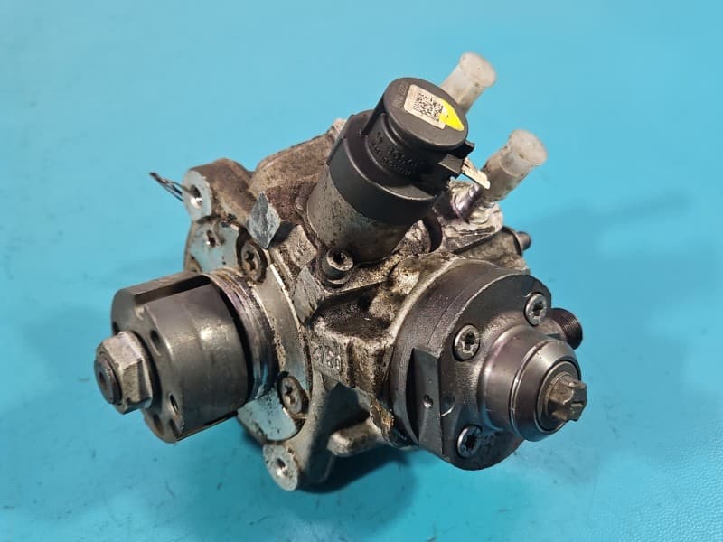 Pompa wtryskowa Vw Passat B7 2,0 tdi 0445010526
