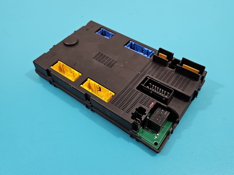Sterownik moduł BSI pęknięta obudowa Renault Espace III 6025316604