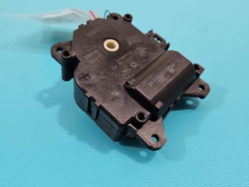 Silniczek nawiewu NAGRZEWNICY Toyota Corolla E16 E18 13- DT113800-3540 EUROPA