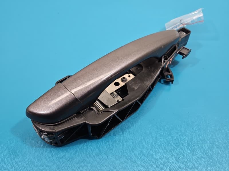 Klamka tył prawa zewnętrzna Peugeot 2008 II 19- 9802977180 szary EVL