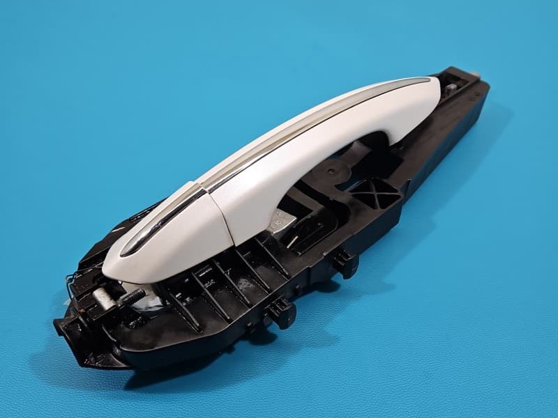 Klamka tył prawa zewnętrzna Ford Edge II EM2B-R224N02-BB biały