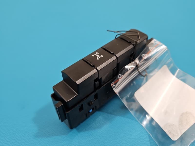 Przełącznik blokada mechanizmu różnicowego 12PIN LEXUS NX I 14-21 75H363 635-0T7N