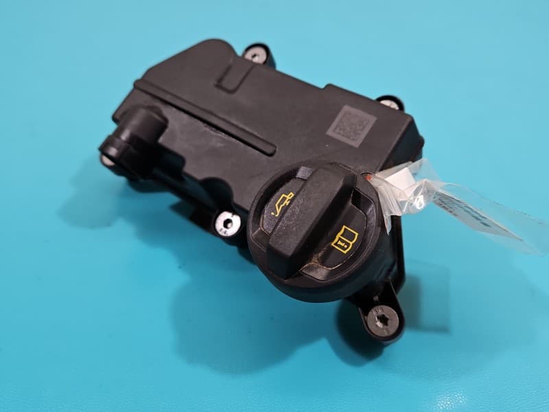 Obudowa Seat Ibiza V KJ 6F 1,0 TSI 05C103495B odma Odpowietrznik / Separator oleju