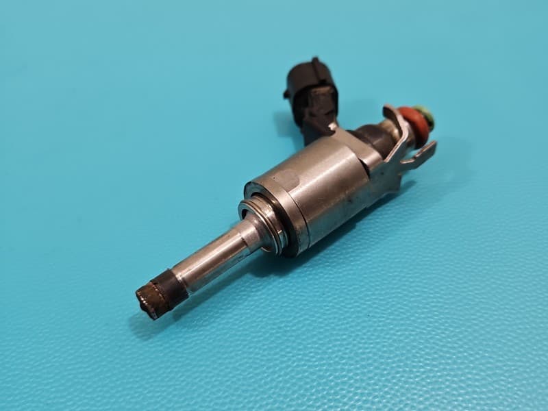 Wtryskiwacz H8201141604 8201141604 Nissan Juke I F15 10-19 1,2 T 116KM