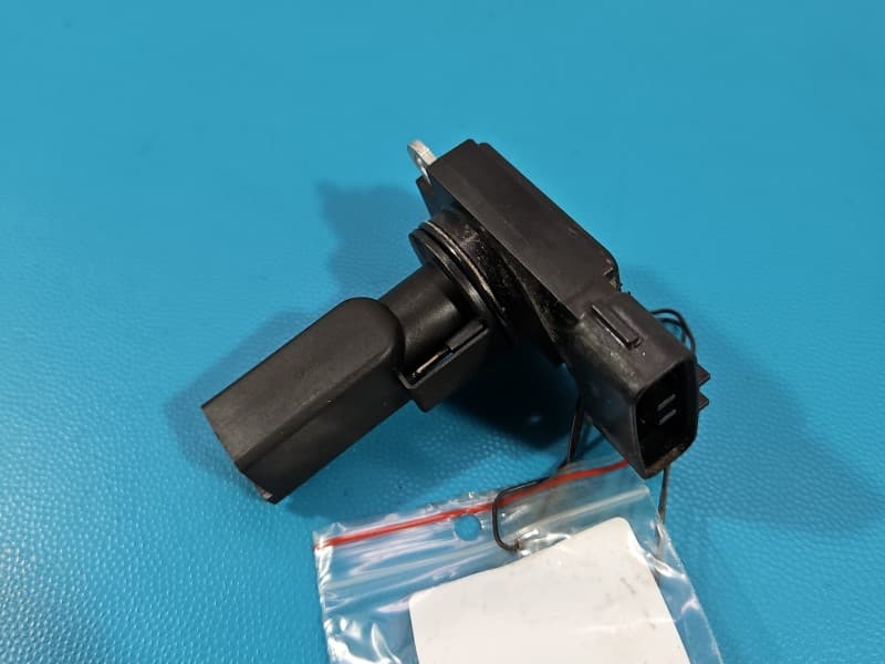 Przepływomierz Toyota Corolla Verso II 2,0 D4D 5-PIN 22204-27010 AFH70M-23