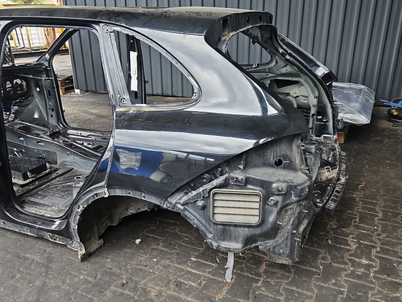 Błotnik tył lewy ćwiartka Porsche Cayenne II LC9X HB