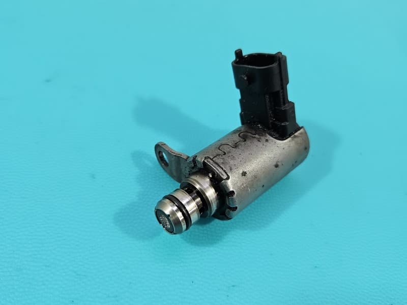 Opel Corsa E Czujnik Czujnik ciśnienia oleju 70409010 16T132