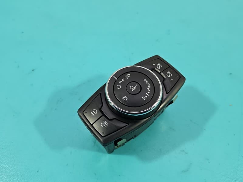 Przełącznik włącznik świateł Ford Focus Mk3 BM5T-13A024-AD 10097642