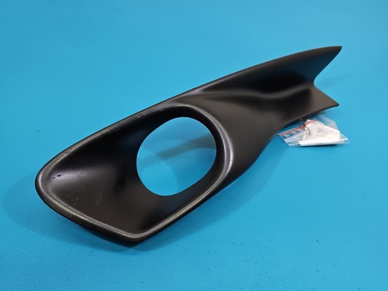Zaślepka kratka zderzaka prawa atrapa Citroen DS5 11-15 9673294877