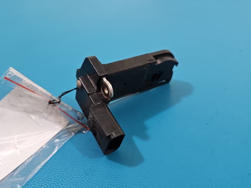 Przepływomierz Land Range Rover III L322 01-12 4,4 V8 448DT 4-PIN 7M51 12B579 BB