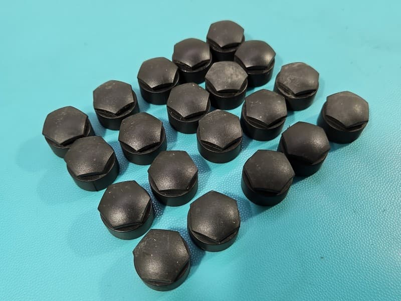 Dekielki felg komplet alufelg Seat Arona 4M0601173E