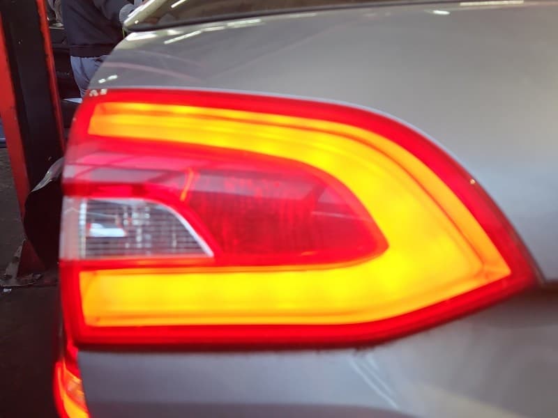 Lampa tył lewa klapy Peugeot 308 II T9 kombi EUROPA 9678098080